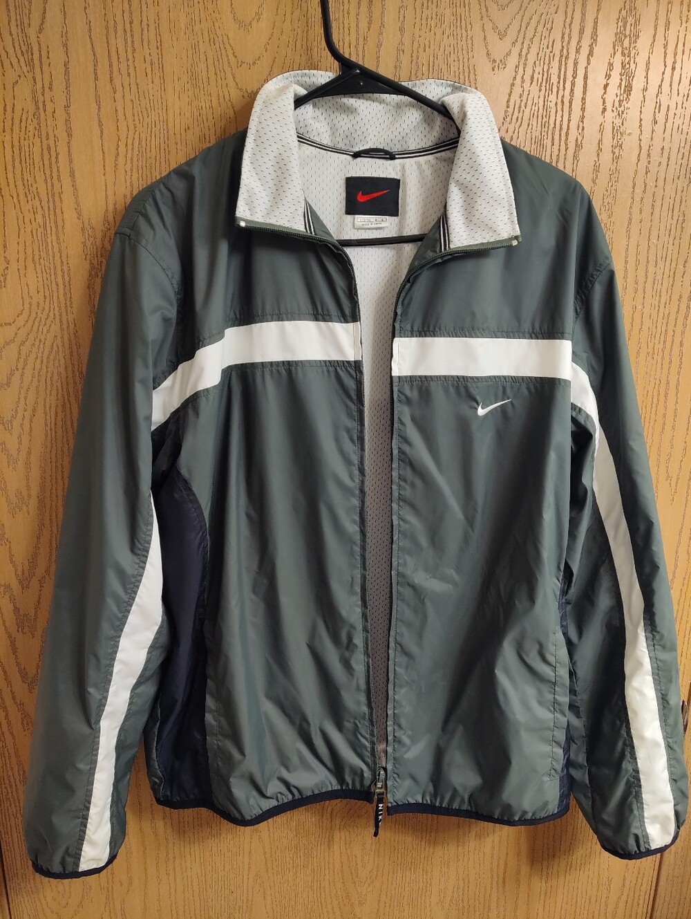 Nike Men's Green Jacket with White Stripes Lightweight Windbreaker